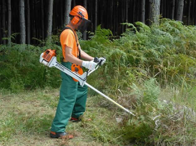Técnica de corte utilizando roçadeiras